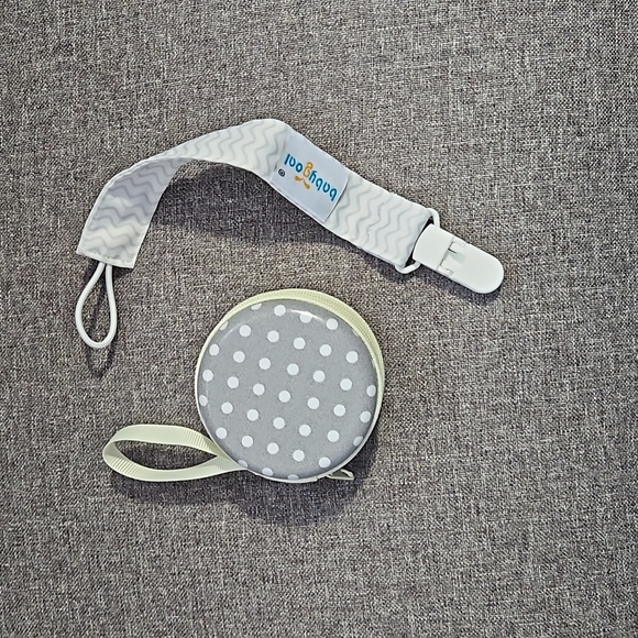 Famicare Diaper Backpack with USB Bottle Warmer & Phone Charger - Picture 8 of 8